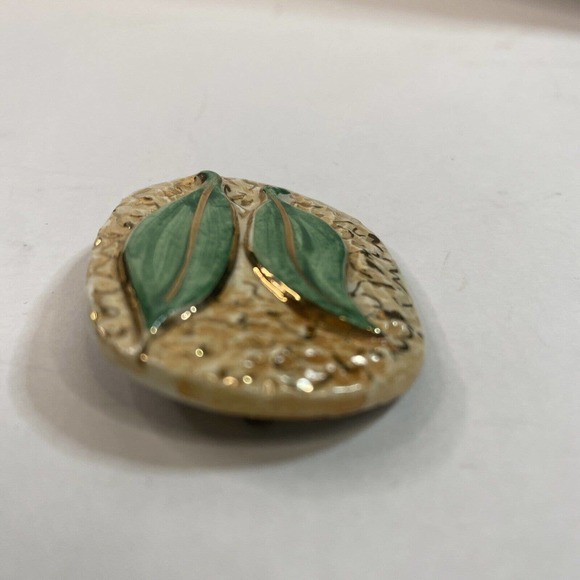 Vintage Beautiful Gold And White With Green Leafs Wooden Pin Brooch - Picture 11 of 12